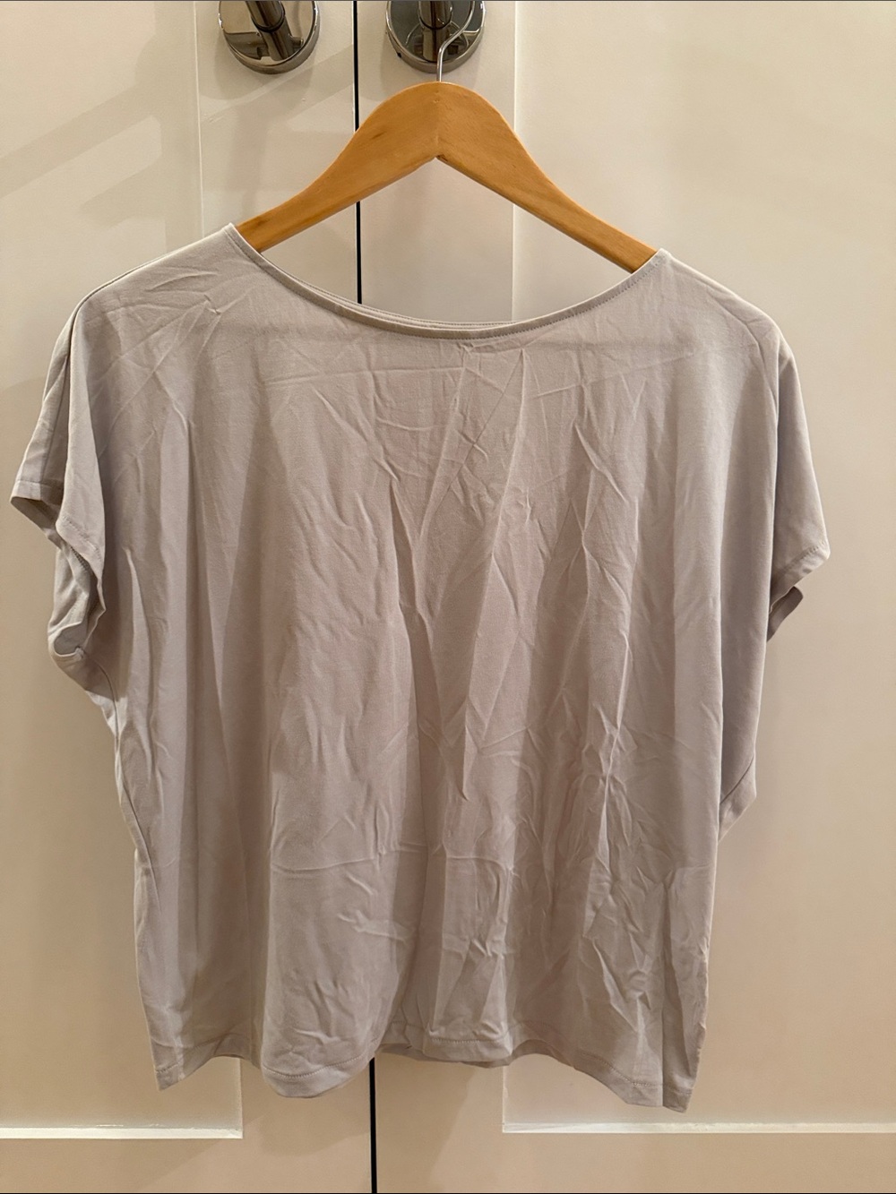 Uniqlo Women's Light Gray Boxy Short Sleeve Tee